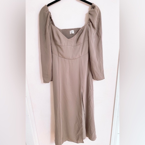 Aritzia Wilfred Tulum Dress in Pine Bark - Picture 2 of 16